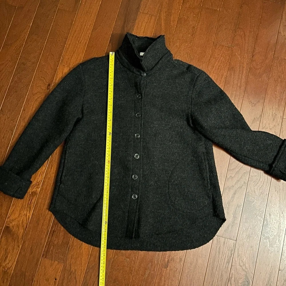 Cut Loose black 100% wool jacket button open front size XS but it runs big - Picture 7 of 11